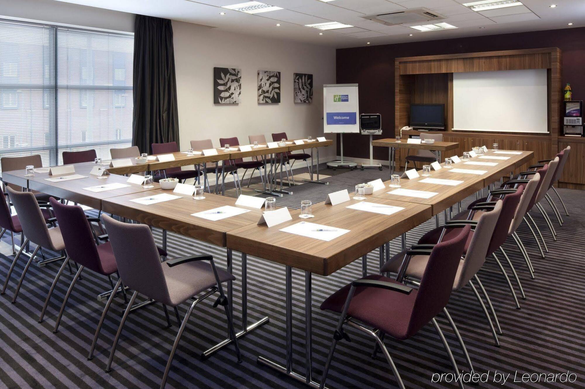 Holiday Inn Express Walsall M6, J10 By Ihg Exterior foto